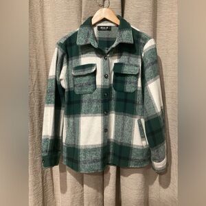 Blue B Collection Oversized Green Plaid Shacket, Size Small Tan Shell
